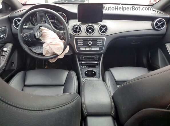 WDDSJ4EB3JN594116 2018 MERCEDES-BENZ CLA-CLASS Red Vista del salpicadero