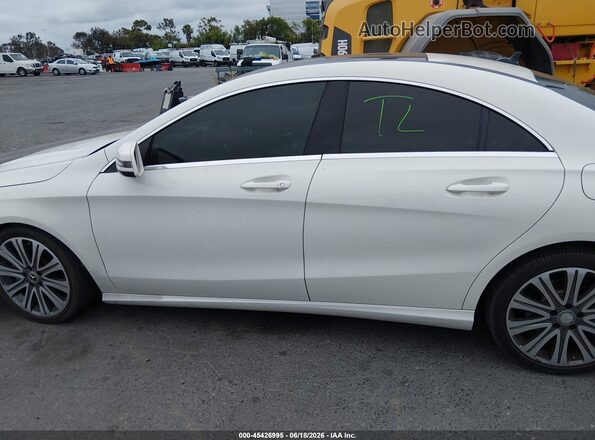 WDDSJ4EB4JN517092 2018 MERCEDES-BENZ CLA 250 White Սալոնի 360 աստիճան տեսք