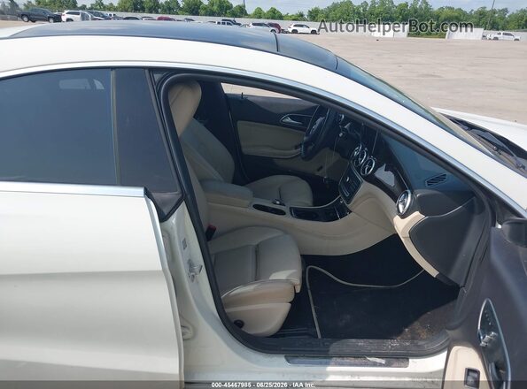 WDDSJ4EB4JN576241 2018 MERCEDES-BENZ CLA 250 White Սալոնի դիմացի տեսք