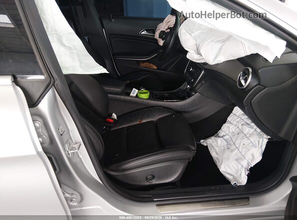 WDDSJ4EB4JN604460 2018 MERCEDES-BENZ CLA 250 Silver Սալոնի դիմացի տեսք
