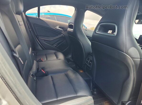 WDDSJ4EB5JN601177 2018 MERCEDES-BENZ CLA-CLASS Silver Widok tylnych siedzeń