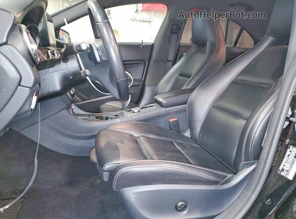 WDDSJ4EB5KN721708 2019 MERCEDES-BENZ CLA-CLASS Black Вид салону спереду