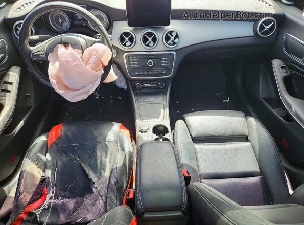 WDDSJ4EB6GN290559 2016 MERCEDES-BENZ CLA-CLASS Red Вид панелі приладів