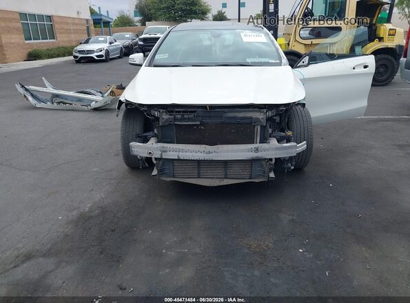 WDDSJ4EB6HN430451 2017 MERCEDES-BENZ CLA 250 White Widok z przodu
