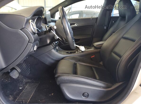 WDDSJ4EB7KN707972 2019 MERCEDES-BENZ CLA-CLASS White Սալոնի դիմացի տեսք