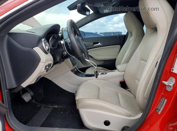 WDDSJ4EB8GN393790 2016 MERCEDES-BENZ CLA-CLASS Red Вид салону спереду