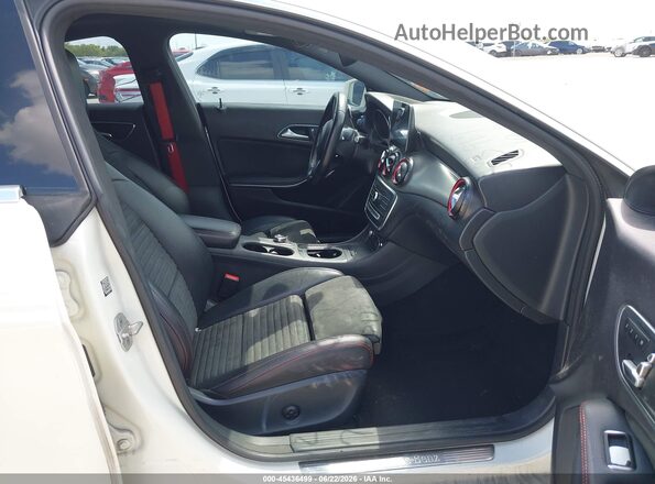 WDDSJ4EB8JN583967 2018 MERCEDES-BENZ CLA 250 Белый Вид салона спереди