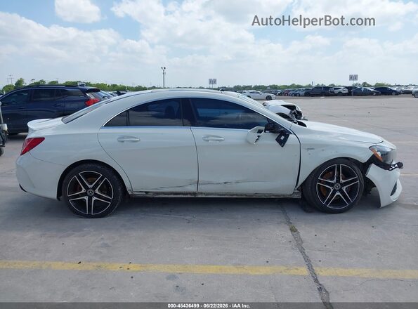 WDDSJ4EB8JN583967 2018 MERCEDES-BENZ CLA 250 Белый Вид задней части салона