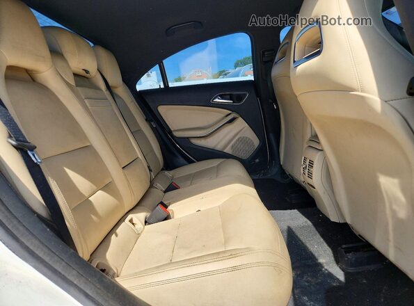 WDDSJ4EB8JN669912 2018 MERCEDES-BENZ CLA-CLASS White Вид задніх сидінь