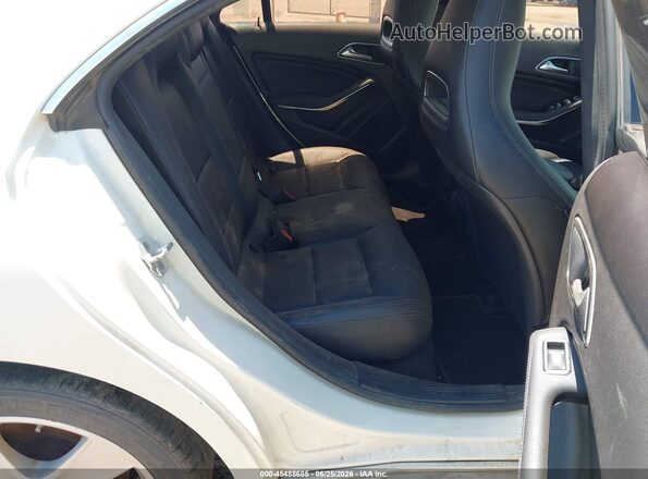 WDDSJ4EBXGN388686 2016 MERCEDES-BENZ CLA 250 White VIN კოდის სტიკერის ხედი