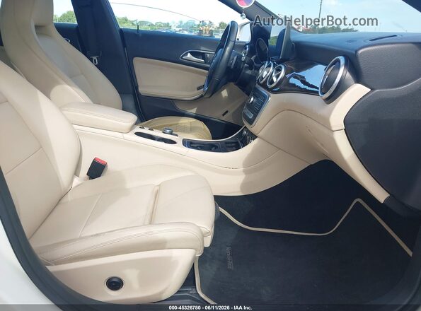 WDDSJ4EBXJN526721 2018 MERCEDES-BENZ CLA 250 Белый Вид салона спереди