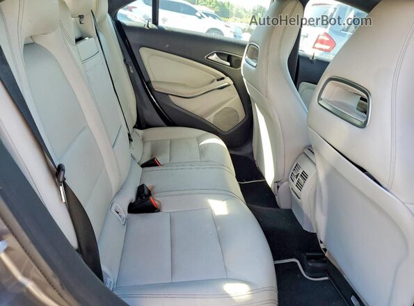 WDDSJ4EBXJN540084 2018 MERCEDES-BENZ CLA-CLASS Gray Widok tylnych siedzeń