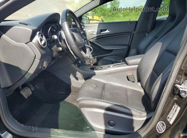 WDDSJ4GB0JN659792 2018 MERCEDES-BENZ CLA-CLASS Black Вид салону спереду