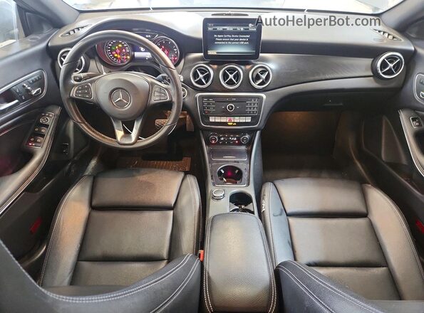 WDDSJ4GB3HN459368 2017 MERCEDES-BENZ CLA-CLASS Silver Widok deski rozdzielczej