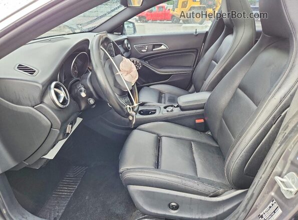 WDDSJ4GB7HN417446 2017 MERCEDES-BENZ CLA-CLASS Black Widok wnętrza z przodu