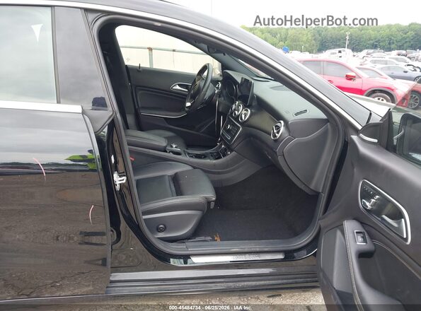 WDDSJ4GB7HN440919 2017 MERCEDES-BENZ CLA 250 Black Вид салону спереду