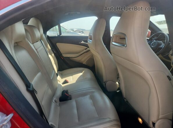 WDDSJ4GBXHN493310 2017 MERCEDES-BENZ CLA-CLASS Red Widok tylnych siedzeń