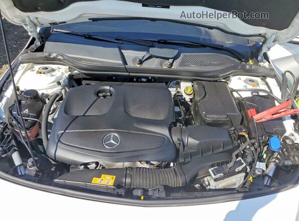 WDDSJ4GBXKN701757 2019 MERCEDES-BENZ CLA-CLASS White Widok wnętrza z tyłu