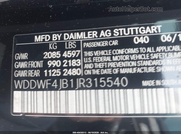 WDDWF4JB1JR315540 2018 MERCEDES-BENZ C-CLASS Black ძრავის განყოფილების ხედი