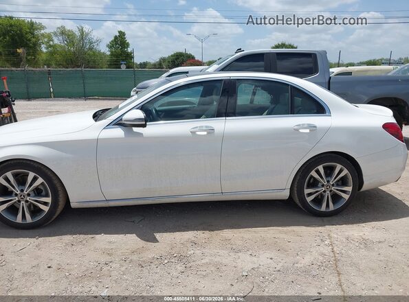 WDDWF4JB4JR387235 2018 MERCEDES-BENZ C-CLASS White 360 interior view