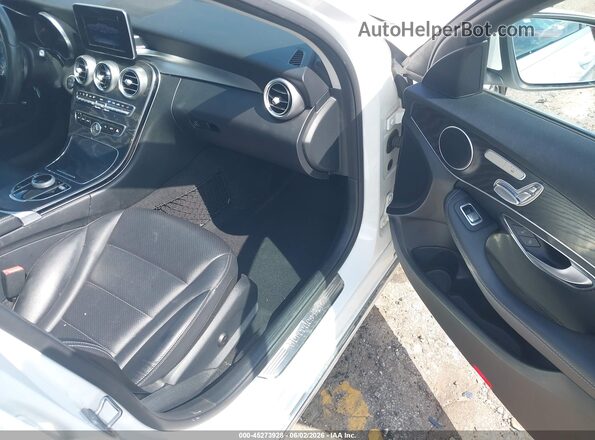 WDDWF4JB9HR222050 2017 MERCEDES-BENZ C-CLASS White წინა სალონის ხედი