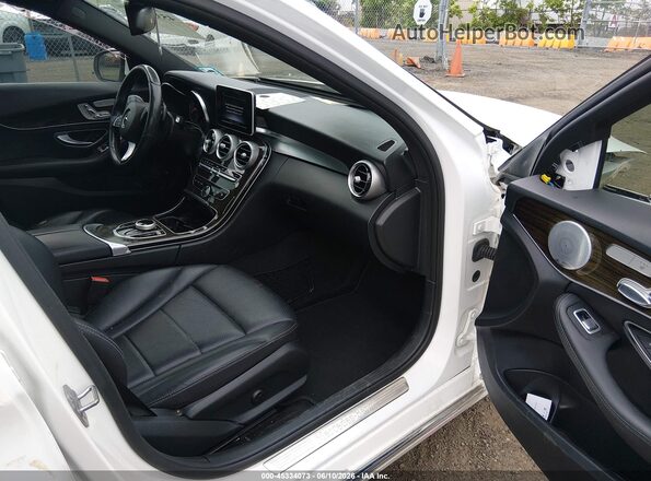 WDDWF4KB4JR413637 2018 MERCEDES-BENZ C-CLASS White წინა სალონის ხედი