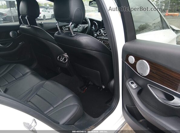 WDDWF4KB4JR413637 2018 MERCEDES-BENZ C-CLASS White VIN კოდის სტიკერის ხედი