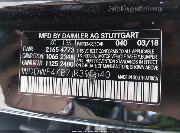 WDDWF4KB7JR395540 2018 MERCEDES-BENZ C-CLASS Black Vista del compartimento del motor