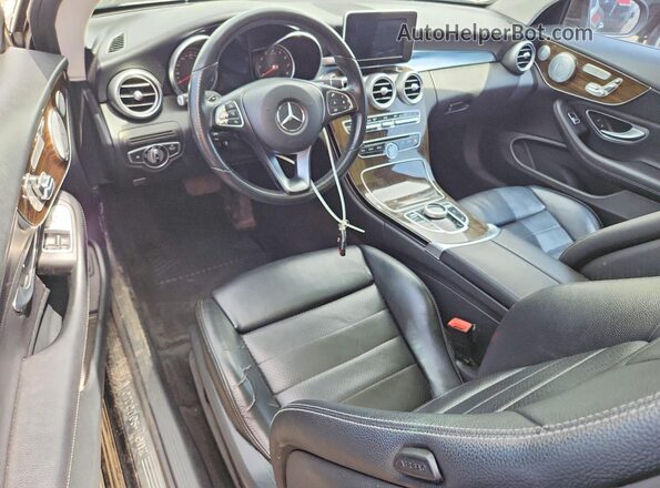 WDDWJ4JBXHF362060 2017 MERCEDES-BENZ C-CLASS Черный Вид панели приборов
