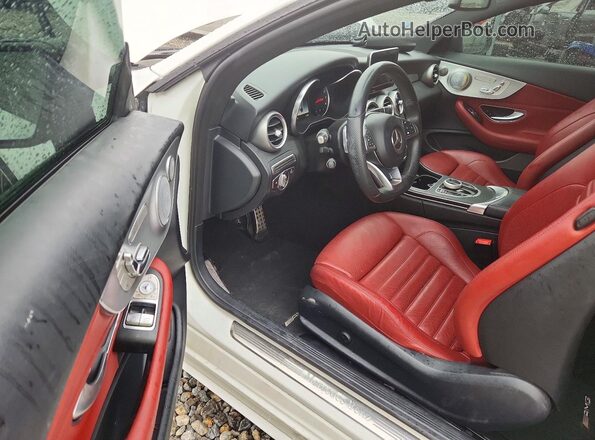 WDDWJ4JBXJF625914 2018 MERCEDES-BENZ C White Vista del salpicadero
