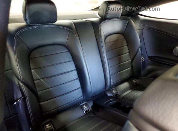 WDDWJ4KB3HF360097 2017 MERCEDES-BENZ C Red Вид задніх сидінь