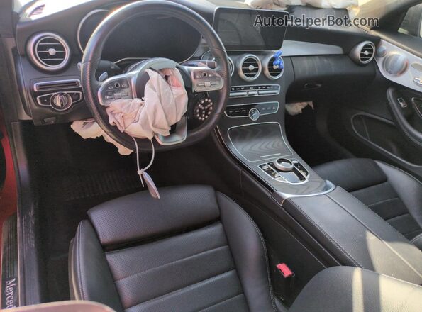 WDDWJ8DB6KF840128 2019 MERCEDES-BENZ C Red Widok deski rozdzielczej