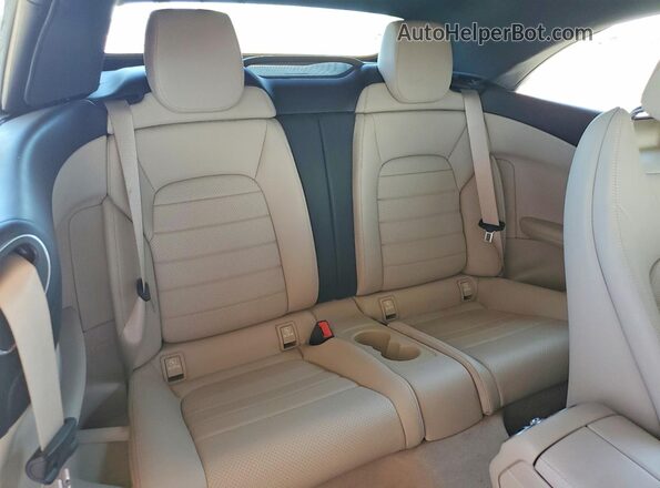 WDDWK4KBXJF745790 2018 MERCEDES-BENZ C Red უკანა სავარძლების ხედი