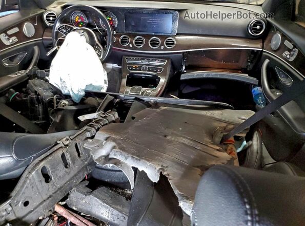WDDZF4JB0KA589356 2019 MERCEDES-BENZ E Черный Вид панели приборов