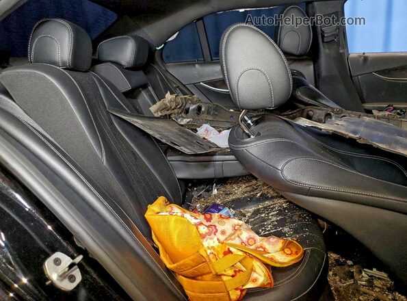 WDDZF4JB0KA589356 2019 MERCEDES-BENZ E Черный Вид задних сидений