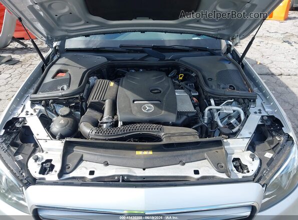 WDDZF4JB1HA058871 2017 MERCEDES-BENZ E-CLASS Серебряный Вид сзади