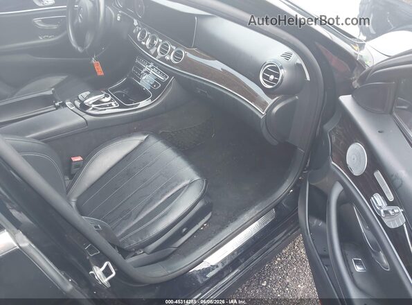 WDDZF4JB2HA066980 2017 MERCEDES-BENZ E-CLASS Black Вид салону спереду
