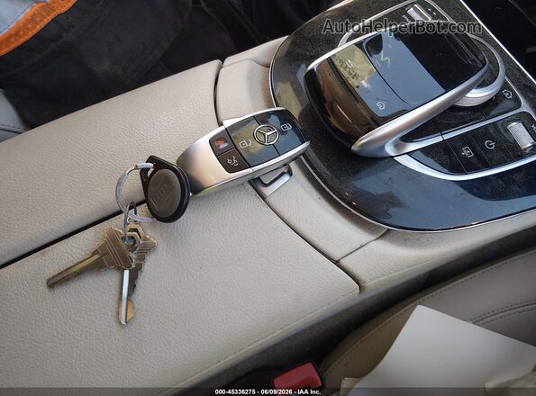 WDDZF4JB2HA133044 2017 MERCEDES-BENZ E-CLASS Черный Вид панели приборов