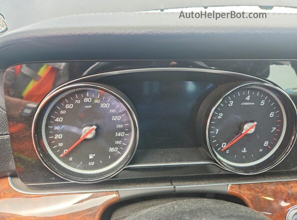 WDDZF4JB2JA428425 2018 MERCEDES-BENZ E Черный Вид щитка приборов