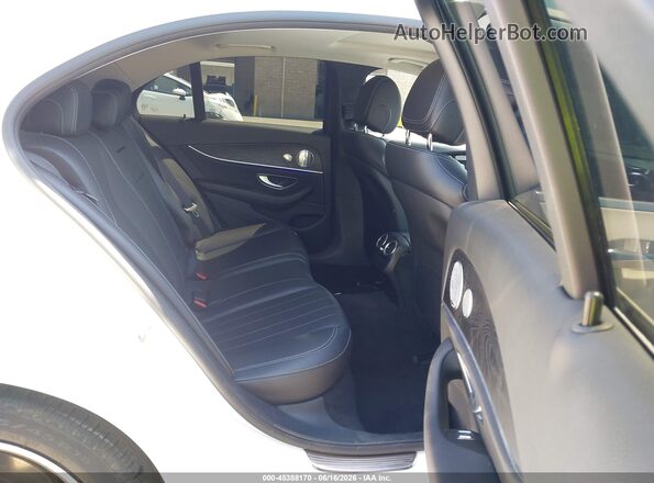 WDDZF4JB4HA060677 2017 MERCEDES-BENZ E-CLASS White Вид наклейки з VIN-кодом
