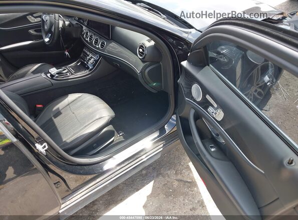 WDDZF4JB5HA039580 2017 MERCEDES-BENZ E-CLASS Black Вид салону спереду
