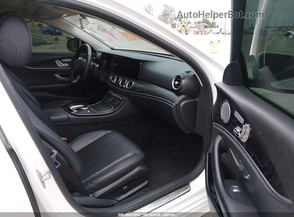 WDDZF4JB5JA395159 2018 MERCEDES-BENZ E-CLASS Белый Вид салона спереди