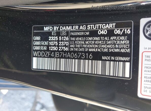 WDDZF4JB7HA067316 2017 MERCEDES-BENZ E Black Widok komory silnika