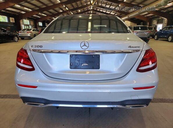 WDDZF4KB0JA397688 2018 MERCEDES-BENZ E Серебряный Вид сзади