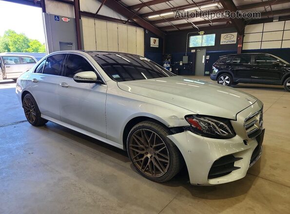 WDDZF4KB0JA397688 2018 MERCEDES-BENZ E Серебряный Передняя правая четверть