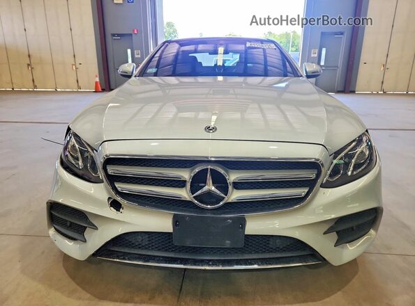 WDDZF4KB0JA397688 2018 MERCEDES-BENZ E Серебряный Вид спереди