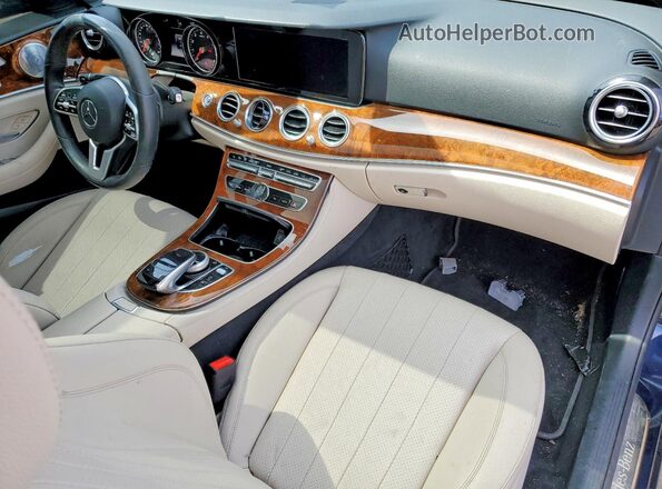 WDDZF4KB4KA514416 2019 MERCEDES-BENZ E Синий Вид панели приборов