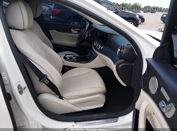 WDDZF4KB6HA136012 2017 MERCEDES-BENZ E-CLASS White წინა სალონის ხედი