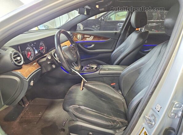 WDDZF4KB7HA233333 2017 MERCEDES-BENZ E Silver Widok wnętrza z przodu