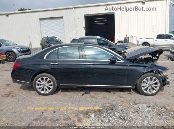 WDDZF4KB7HA255011 2017 MERCEDES-BENZ E-CLASS Черный Вид задней части салона